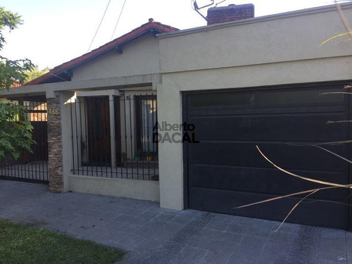 Casa En Venta En 115 Ee/ 410 Y 410 Bis Villa Elisa - Alberto Dacal Propiedades