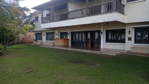 Se Vende Casa 1.100m2 10h/10b/10p La Lagunita 8190