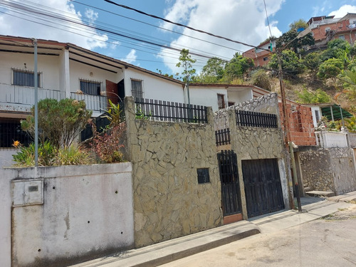 Casa Tipo Townhouse En Venta En Urbanización Yerbabuena ,carrizal , Altos Mirandinos 