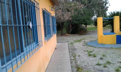 Amplia Casa Con Hermoso Parque.