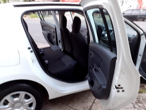 Renault Sandero Authentic 1.6 8v 5 Puertas