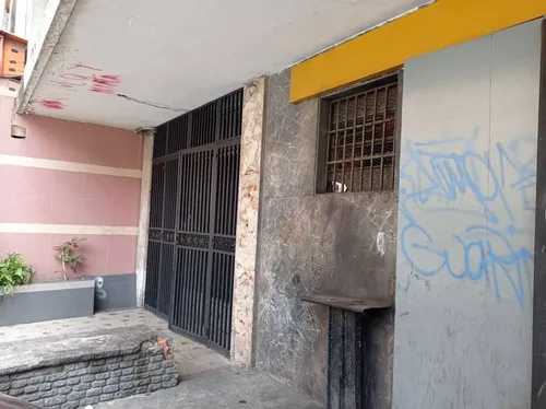 Traspaso Local Con Fdo.de Comercio Cauchera En Bello Monte, A Pie De Calle. Inf. Ma. Fda. Varela
