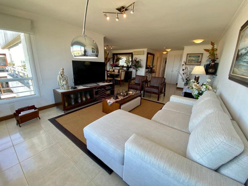 Imagen 3 de 30 de Apartamento 3 Dormitorios En Primera Línea, Playa Brava, Punta Del Este.