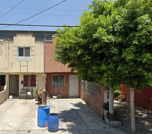Sk05- Casas En Remates Bancarios Granado, Santa Catarina, Nuevo León