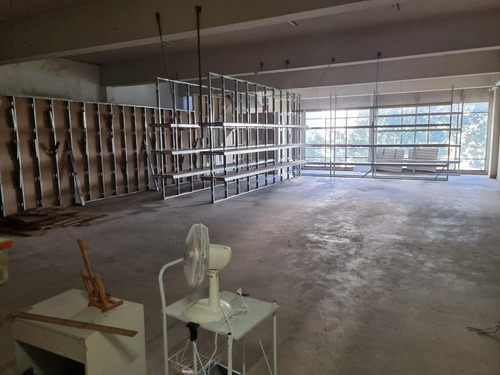 Imagen 11 de 19 de Local -local, 18 De Julio Entre Convención Y Río Branco, 450 M2 , 5 Mts De Frente !!