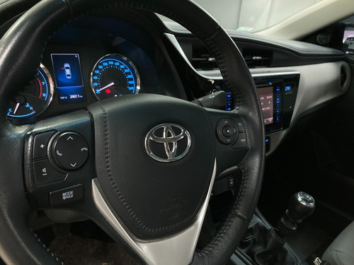 Imagen 11 de 15 de Toyota Corolla 1.8 Xei Pack