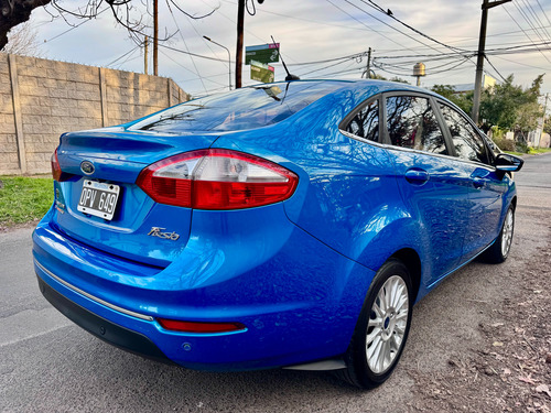 Ford Fiesta Kinetic 1.6 Sedan Titanium Powershift 120cv