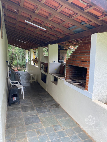 Imagem 8 de 14 de 1.000 M², 02 Dormitórios, Churrasqueira Com Forno E Fogão A Lenha !!