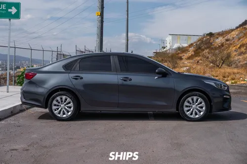 Kia Forte 2.0 L 4 p Mt