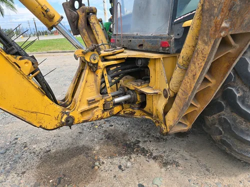 Pala Con Retro Cat 430e 4x4 En Tucumán Envíos Al País