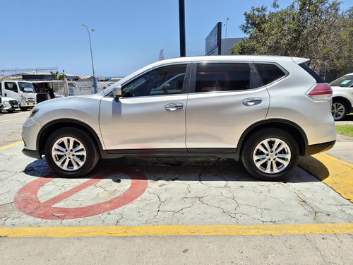 Nissan X-Trail 2.5 SENSE 4X2 CVT AT 5P