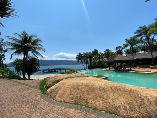 Imagem 17 de 21 de Pousada A Venda Em Ilhabela, Terreno 5.678,17m², Área Construída 1.878,57m², Casa Sede, Tres Chalés, Casa De Caseiro, Piscina, Quadra, Churrasqueira - Ch00277 - 71000977