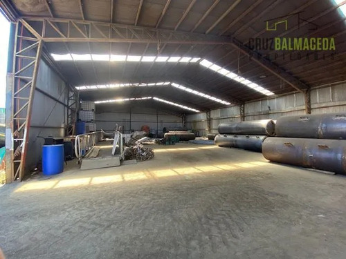 Oficinas Y Bodegas En Terreno Urbano, A Orilla De Ruta 5 Sur