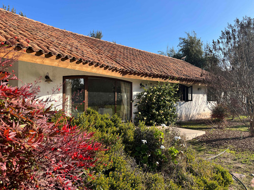 Casa Chilena En Condominio Con Club De Golf En Linderos