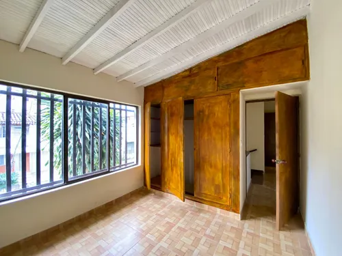 Casa-local En Arriendo En Medellín - Los Colores Cod 64109