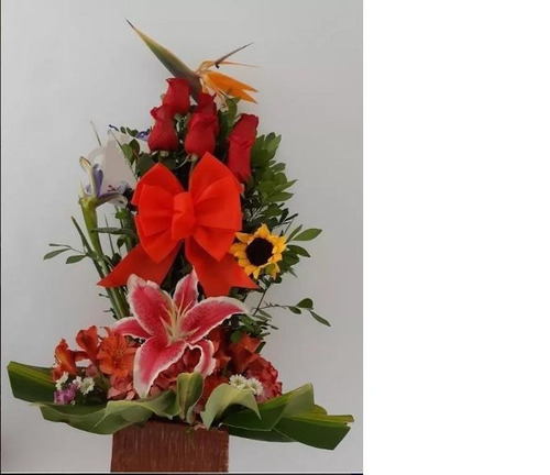 Imagen 2 de 3 de Arreglo Floral Ramo Feliz Dia Del Amor Rosas San Valentin