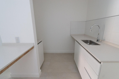 Venta Dos Ambi. Con Cochera Y Baulera En Devoto Milaires, Edificio Aires De Lapacho. Full Amenities
