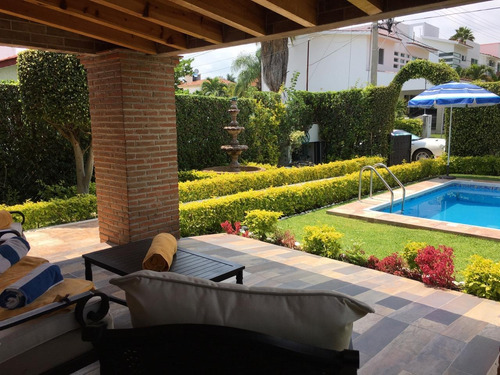 Imagen 11 de 14 de Venta De Casa Con Alberca Impecable