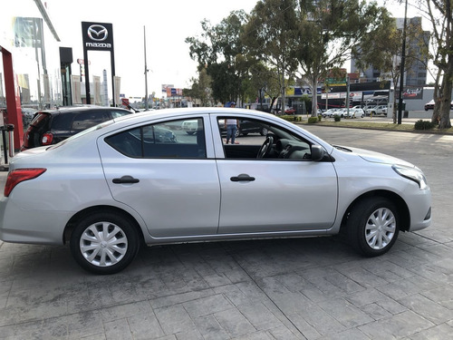 Imagen 13 de 15 de Nissan Versa 4 Puertas