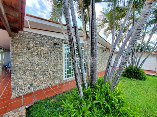Amplia Y Confortable Casa En Venta Urb. Fundación Mendoza, Maracay 25-6542 Hc