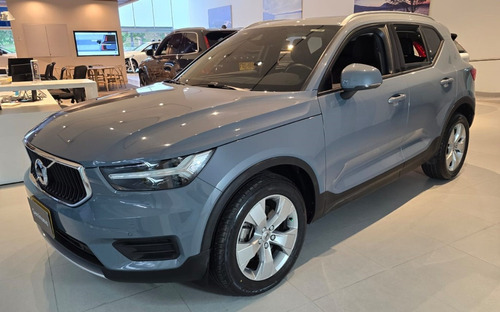 Volvo XC40 T4 MOMENTUM