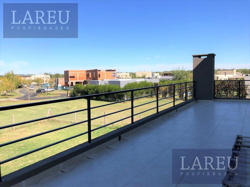 Imagen 15 de 19 de Casa En Venta - Barrio El Cantón, Islas