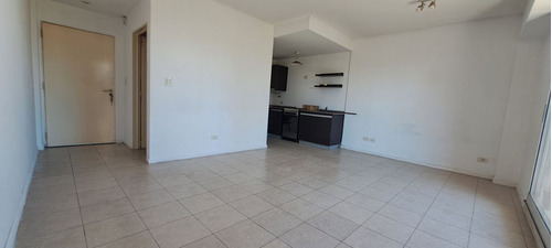 Venta Monoambiente C/balcón Y Parrilla Al Frente