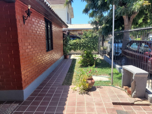 Imagen 2 de 17 de Casa Con Amplio Terreno En Sector Residencial De Maipú