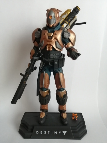 Figura Destiny Titan Mcfarlane