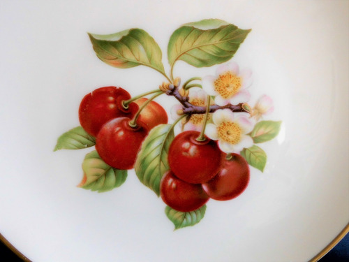 Hermoso Plato De Porcelana Alemana Hutschenreuther. Cerezas