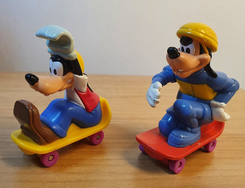 Goofy 2x Figuras Skate Mini Goof Troop 90s Disney