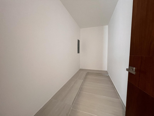 Casa En Venta Merida, Privada, De 659 Mt De Construccion.