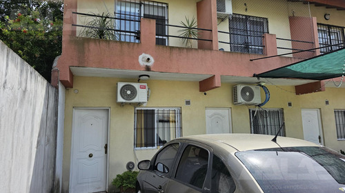 Duplex En Castelar - 2 Dormitorios - Patio - Cochera - Oficina -