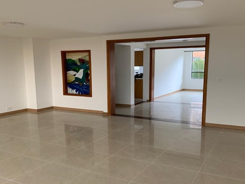 Apartamento En Venta Ubicado En El Poblado Sector Vizcaya (22579).