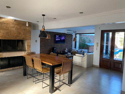 Venta Casa 4 Amb Cochera, Parque Y Piscina Quilmes