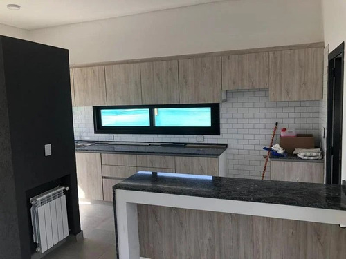 Imagen 17 de 30 de Magnifica Casa En Venta De 4 Ambientes En Barrio Santa Inés - Canning