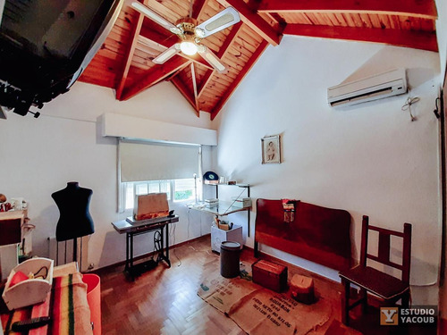 Casa 3 Dormitorios 3 Baños 2 Cocheras 1 Patio 196 Mts 2 Totales - Manuel B Gonnet