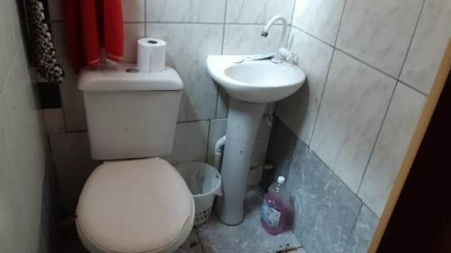 Imagem 5 de 14 de Casa Na Praia De Itanhaém/sp Com Churrasqueira, Edícula