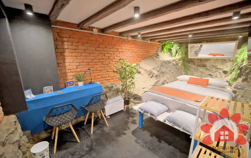 Casa Solida Hostal En Venta Cerro Alegre, Valparaíso