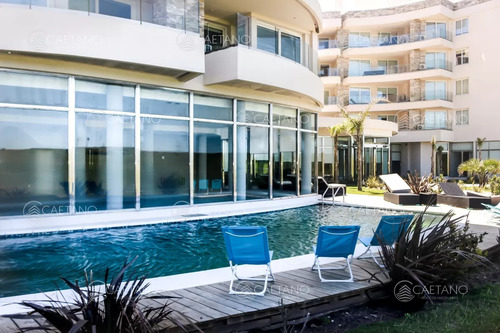 Venta Apartamento 2 Dormitorios. Playa Mansa, Punta Del Este.
