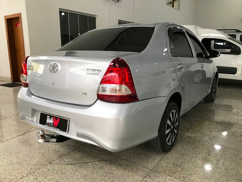 Toyota Etios 1.5 X Sedan Automatico