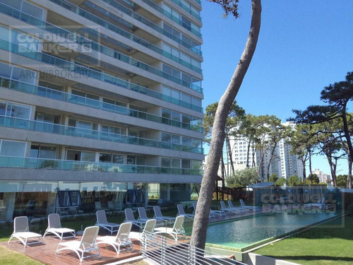 Apartamento De 3 Dormitorios En Venta En Punta Del Este