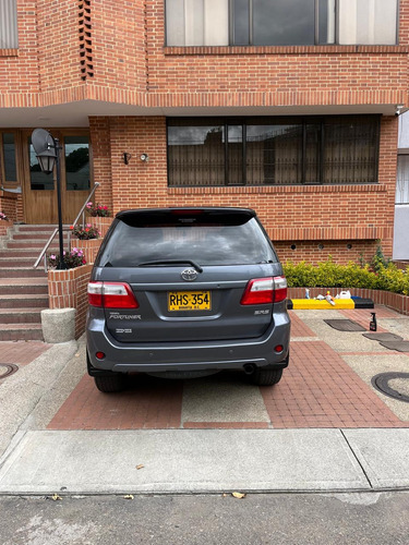 Toyota Fortuner 2.7l