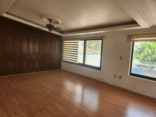 Casa En Renta En Cd. Satélite, Naucalpan, 4 Recámaras, 6 Estacionamientos