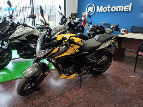 Bajaj Rouser Ns 200 Naked Street Urbana Mod 2018
