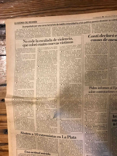 Asume La Junta De Comandantes.23-24 De Marzo 1976. 2 Diarios (Usado)