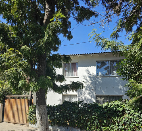  Hermosa Casa En El Centro De Peñaflor.