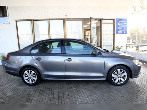 Volkswagen Bora 2.0 TDI ADVANCE DIESEL 4X2 AT 4P