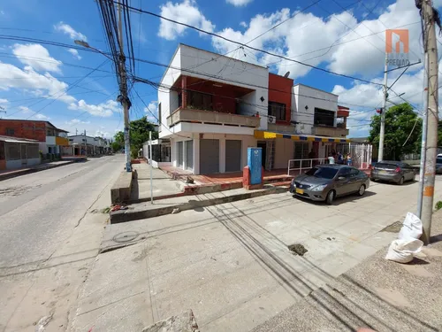Venta De Local Y Apartamento En Hipodromo