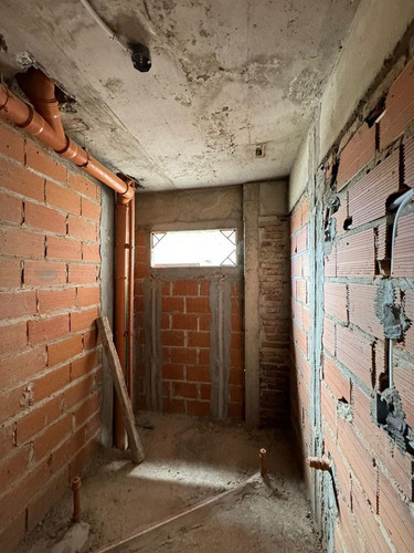 Departamento En Venta Ubicado En Flores, Capital Federal, Buenos Aires